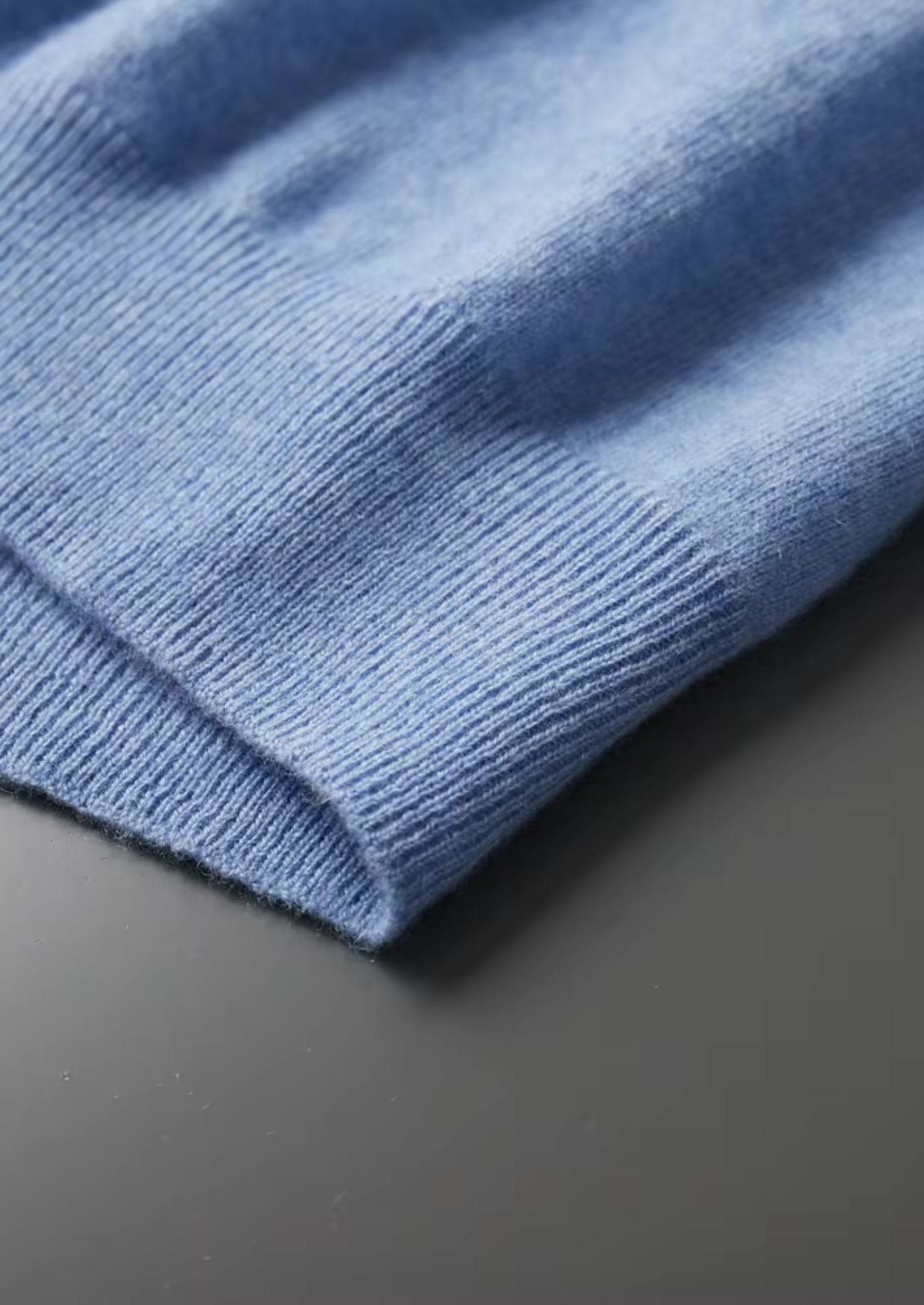 100% CASHMERE MOCK NECK T-SHIRT