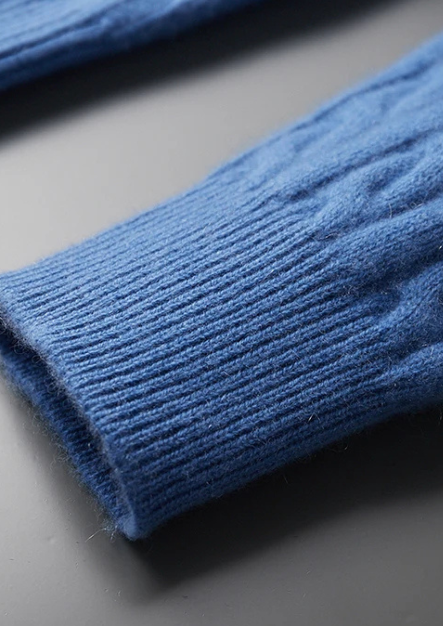 100% CASHMERE CABLE KNIT ZIPPER HOODIE