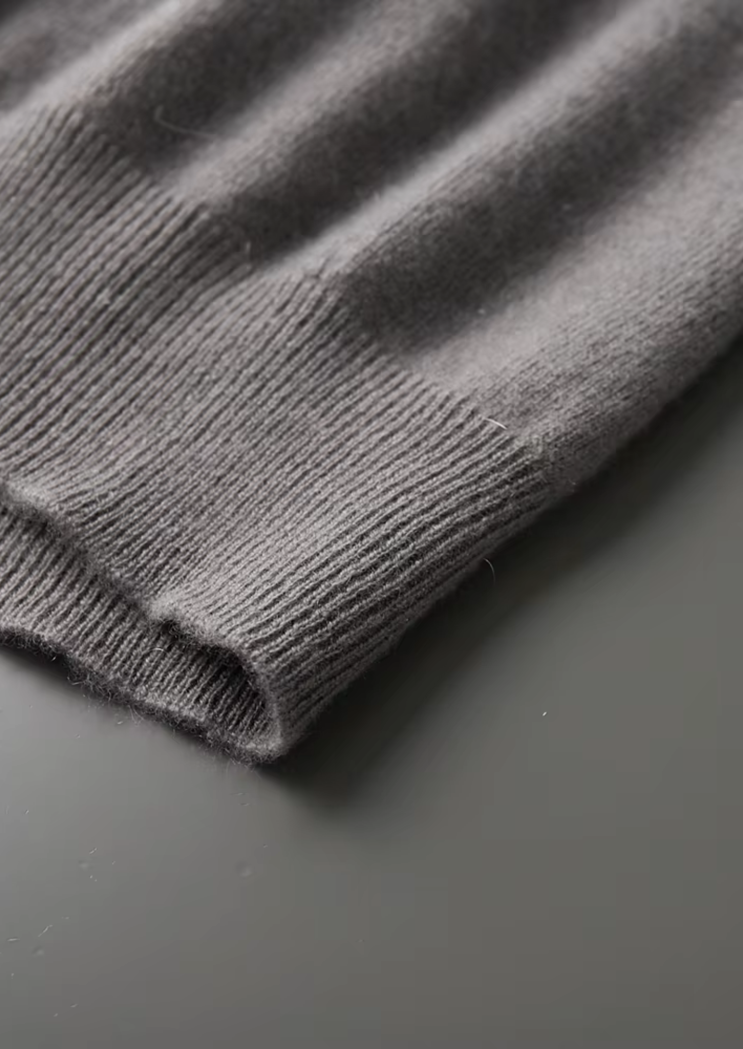 100% CASHMERE MOCK NECK T-SHIRT
