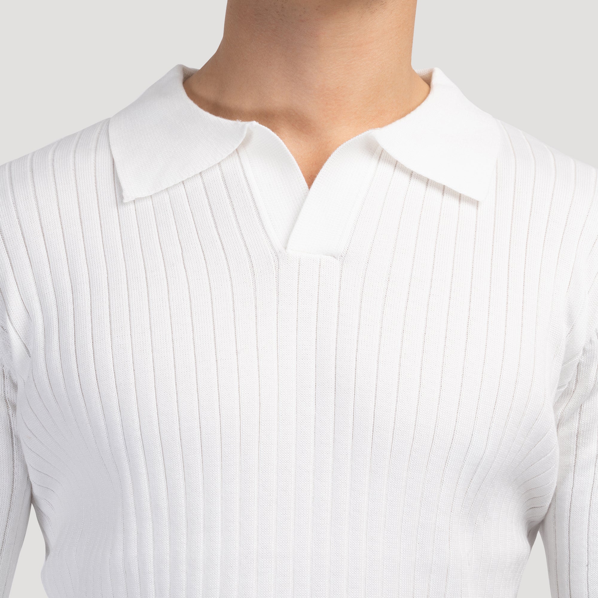 CLASSIC V-NECK POLO
